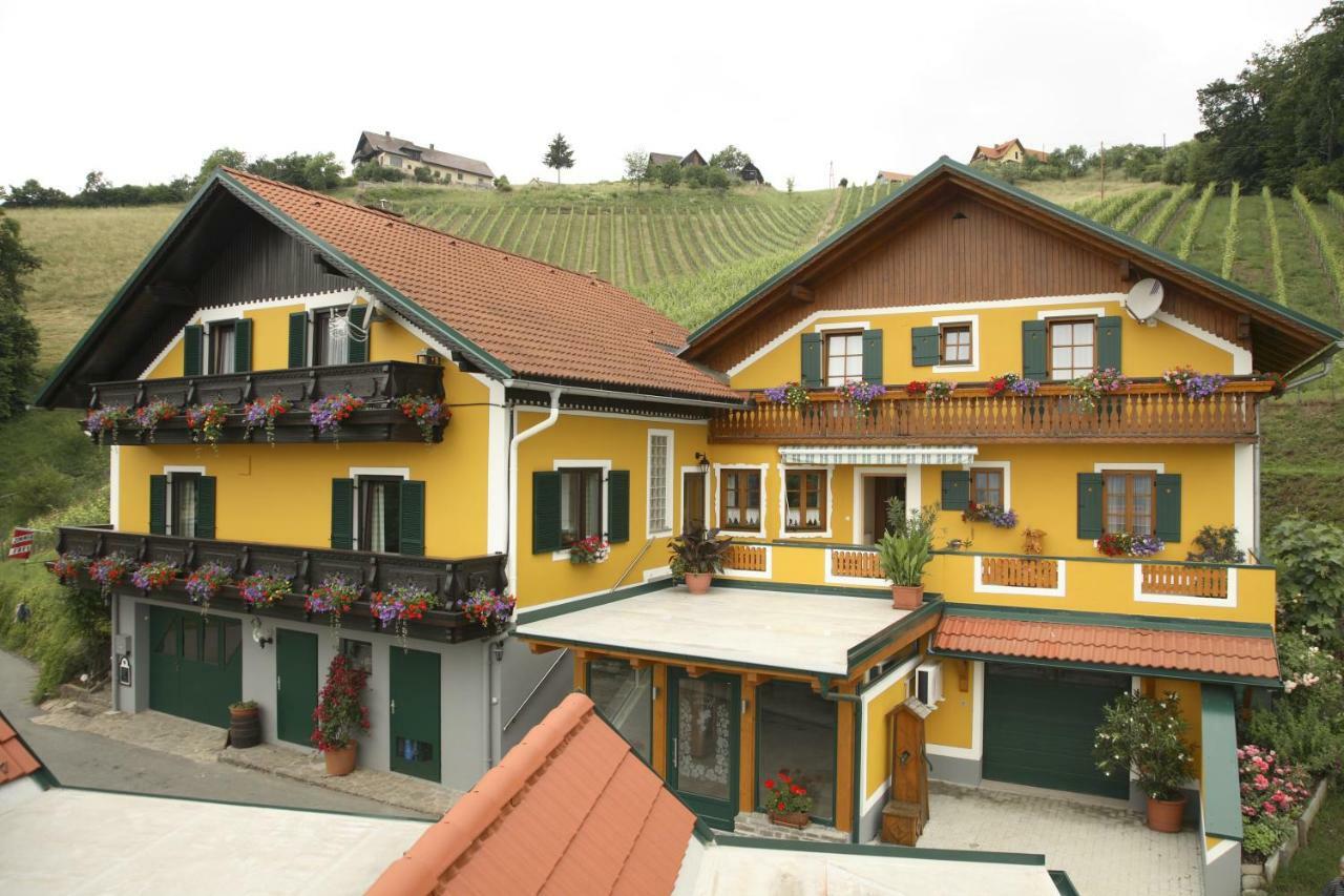 Weingut Stoff Bed and Breakfast Kitzeck im Sausal Buitenkant foto