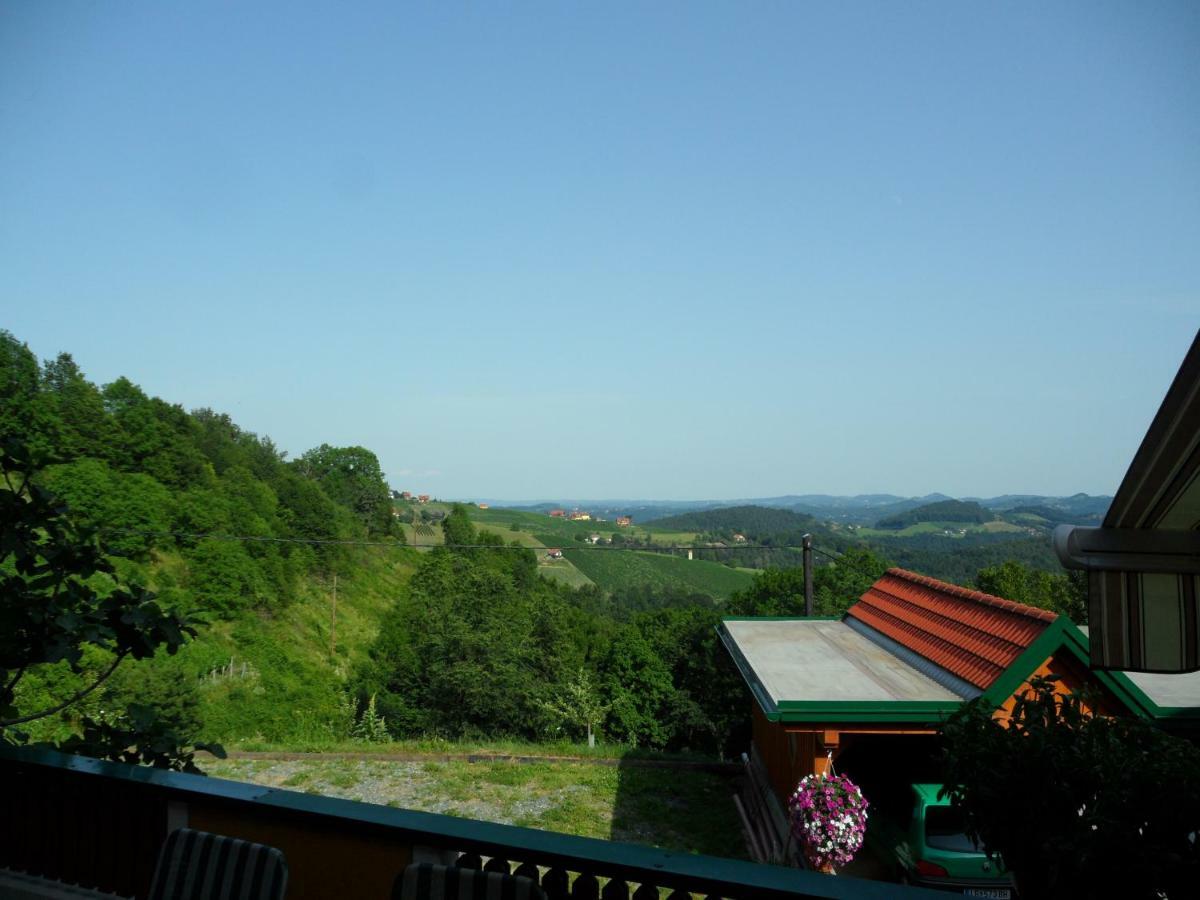 Weingut Stoff Bed and Breakfast Kitzeck im Sausal Buitenkant foto